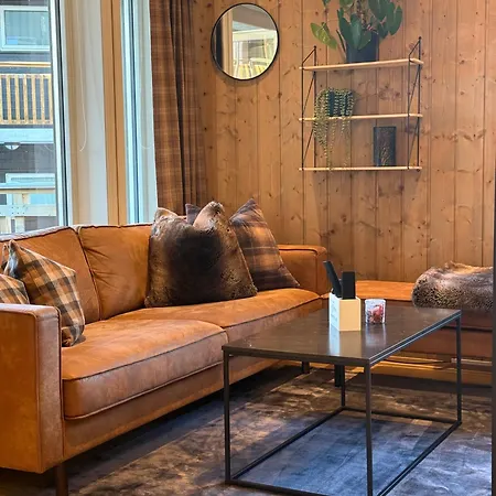 On Geilotunet, Close To Center